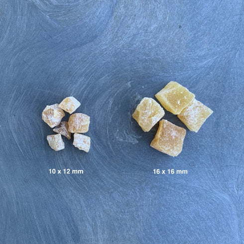 ORGANIC GINGER CUBES, lightly dusted, large